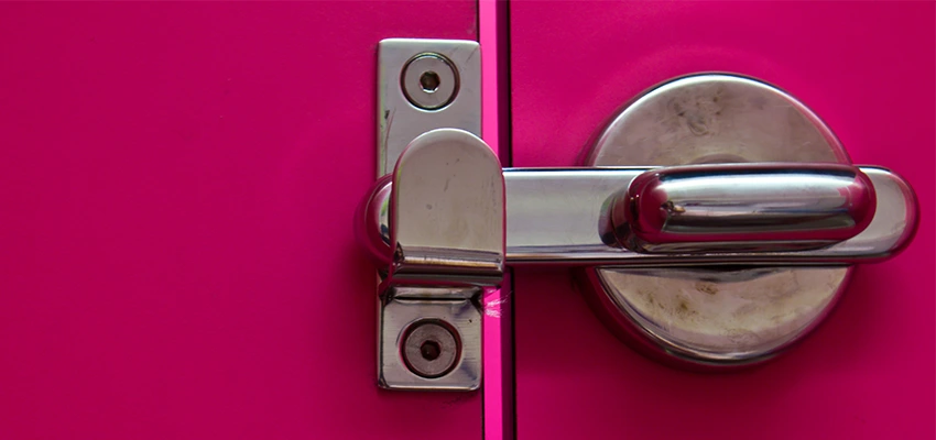 Childproof Gate Lock in Lake Worth, Florida