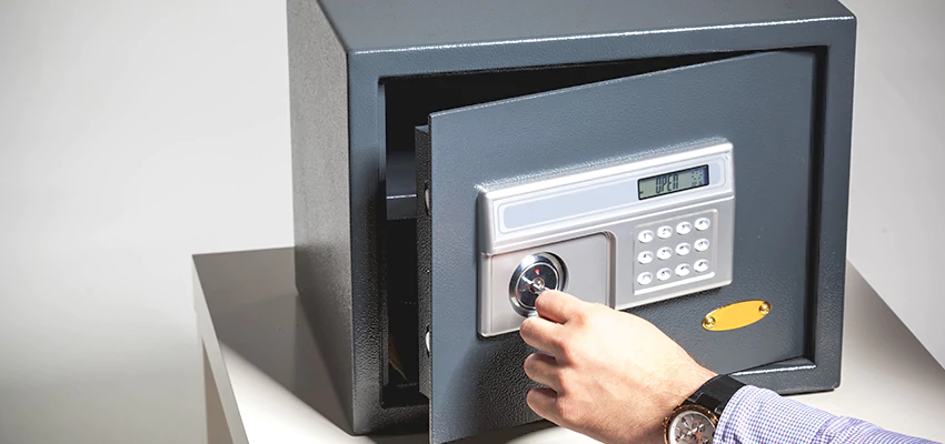 Jewelry Safe Unlocking Service in Lake Worth, Florida