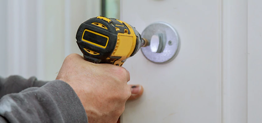 Street Locksmith For Smart Lock Repair in Lake Worth, FL