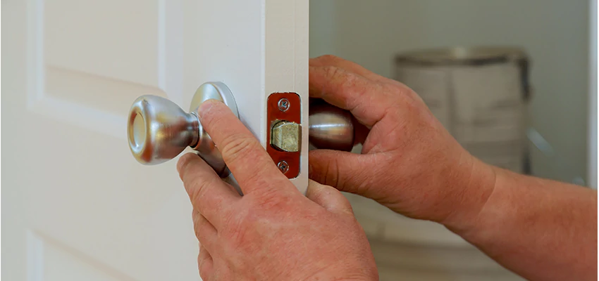 AAA Locksmiths For lock Replacement in Lake Worth, Florida